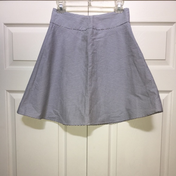 🆕ANN TAYLOR PETITE LINED SKIRT IN BLUE AND WHITE - Picture 6 of 8